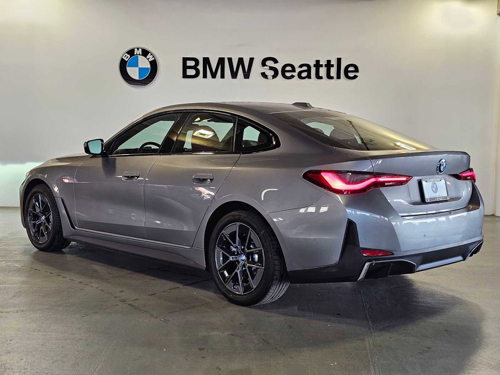 Certified 2023 BMW i4 eDrive35 image 4