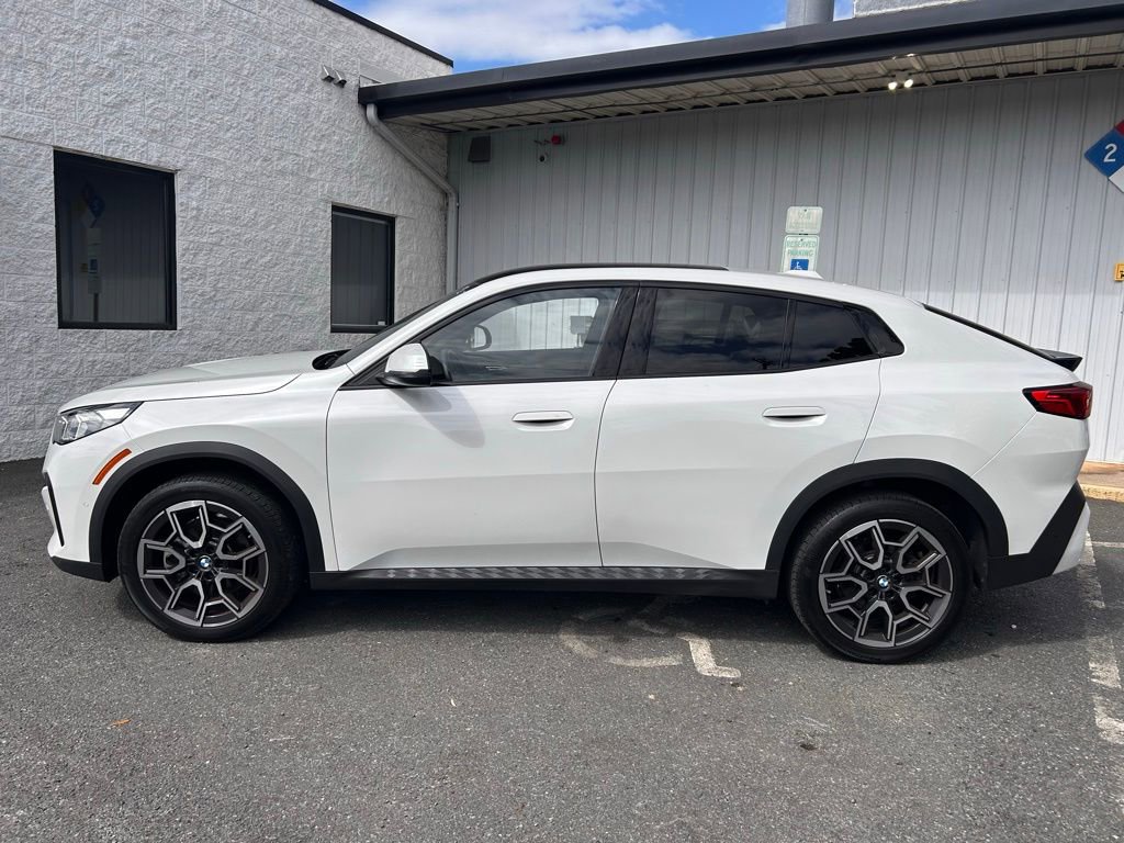 Used 2025 BMW X2 xDrive28i image 2