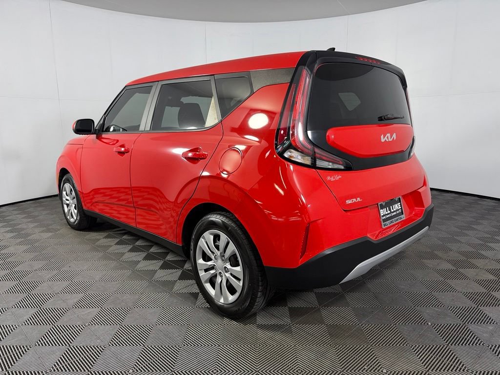 Used 2023 Kia Soul LX FWD image 9