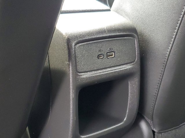 Used 2025 Chevrolet Trax LT FWD image 29