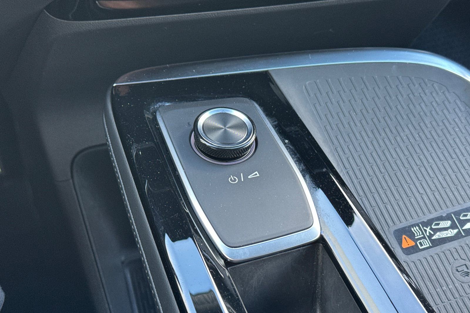 Used 2025 Buick Enclave Preferred image 29