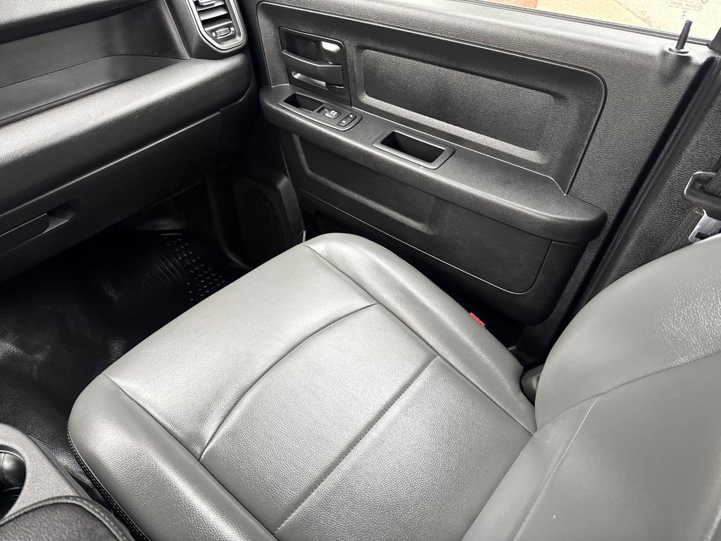 Used 2023 RAM 3500 Tradesman w/ Chrome Appearance Group AWD/4WD image 16