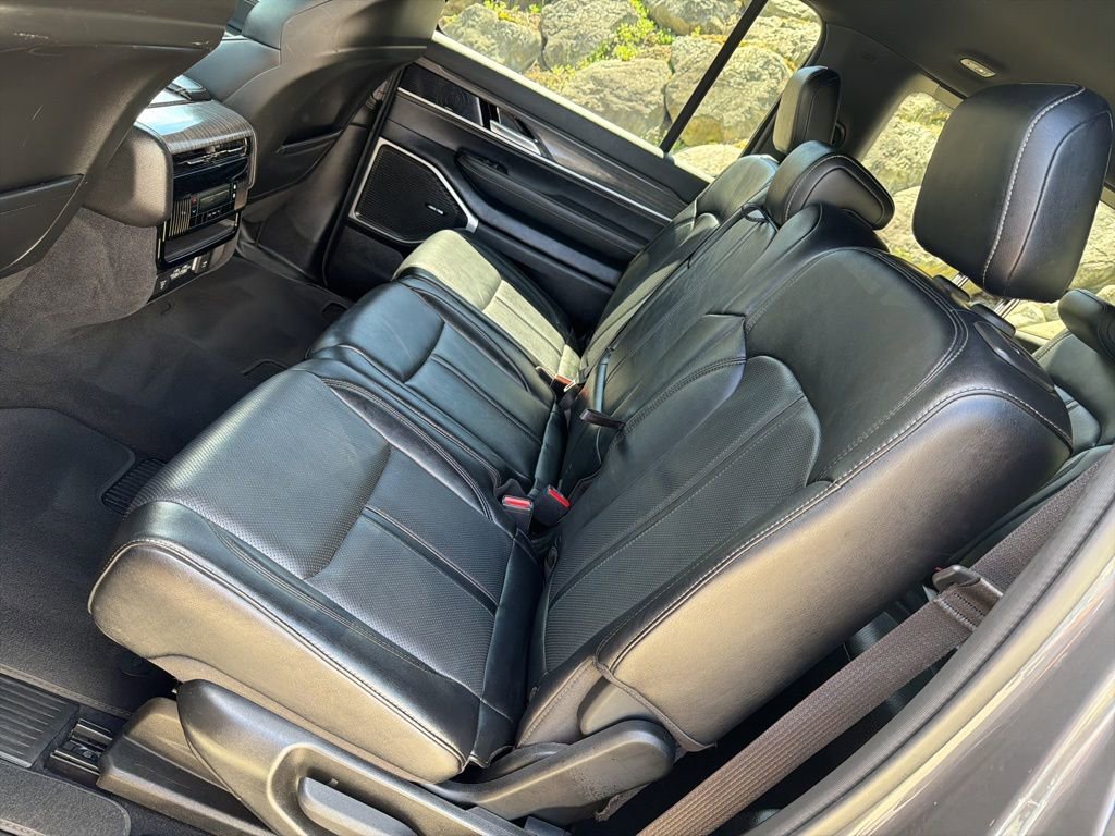 Used 2024 Jeep Wagoneer Series II w/ Flexible Seating Group AWD/4WD image 20