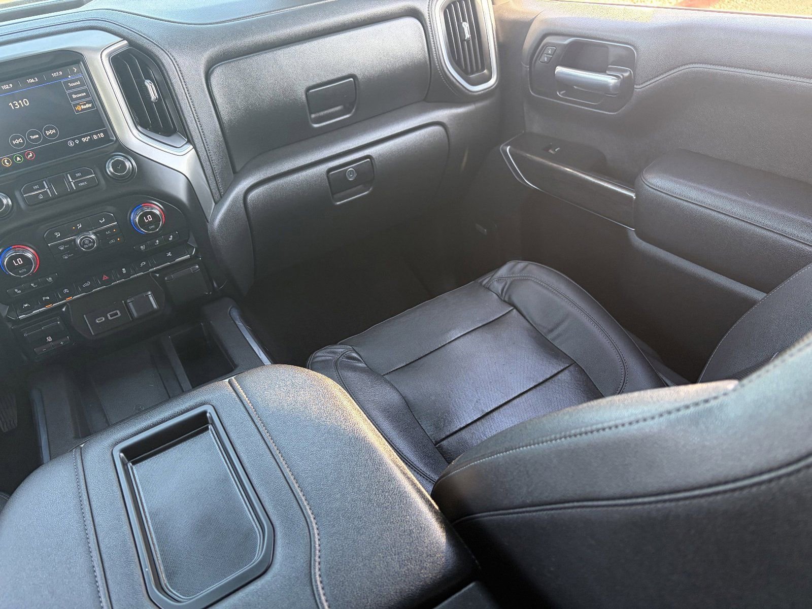 Used 2021 Chevrolet Silverado 1500 LTZ w/ Technology Package AWD/4WD image 17