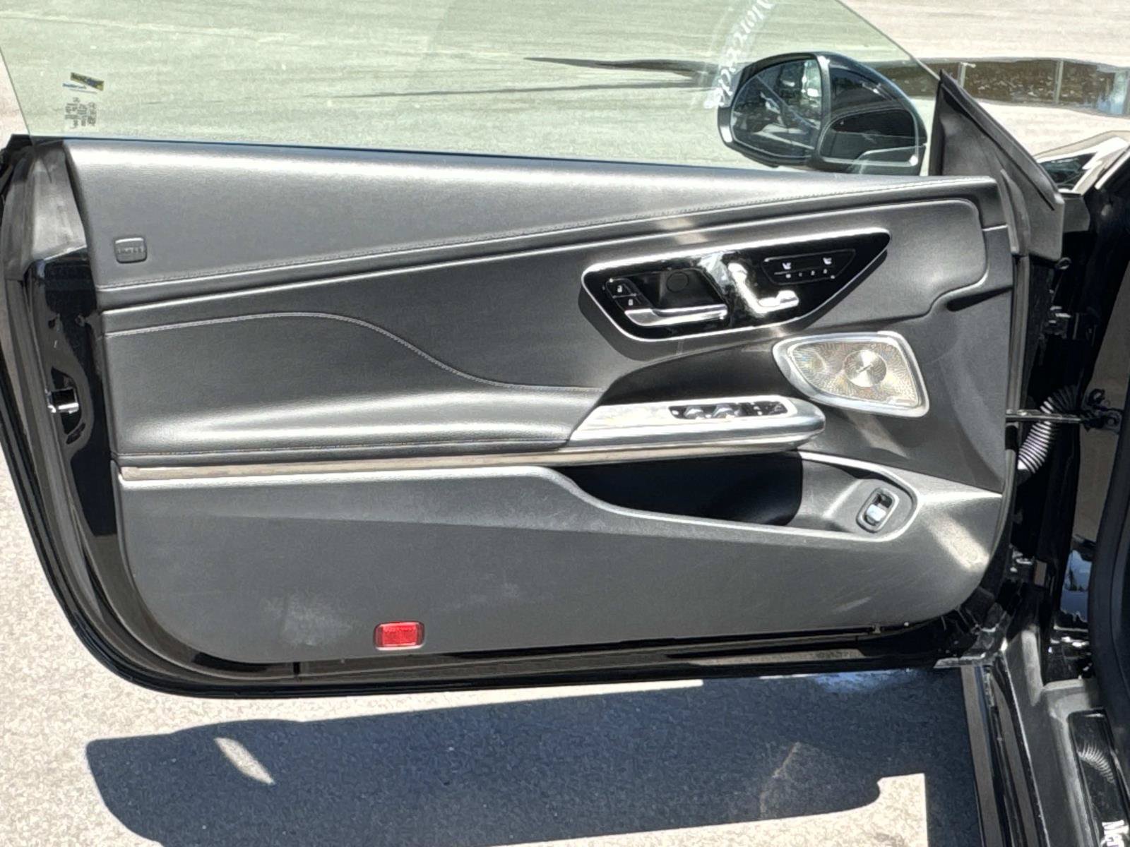 Used 2025 Mercedes-Benz CLE 300 4MATIC Cabriolet image 11
