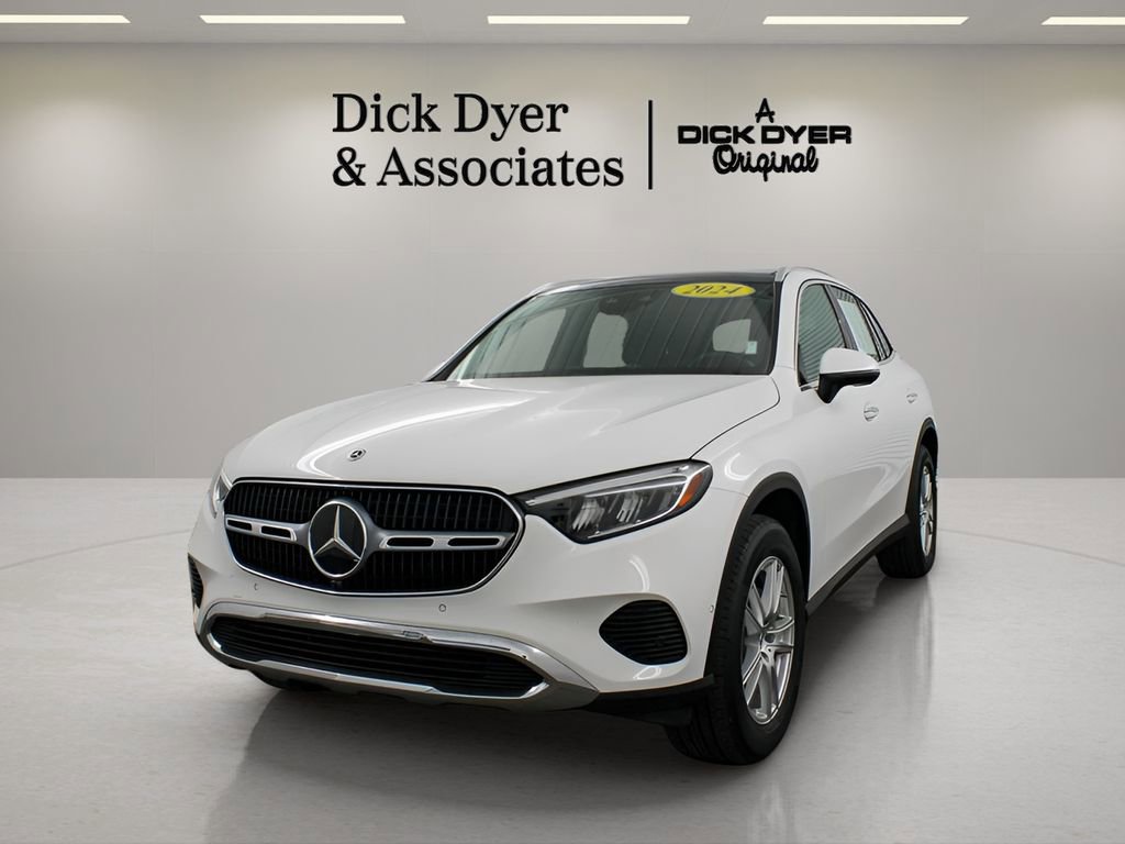 Used 2024 Mercedes-Benz GLC 300 4MATIC image 6