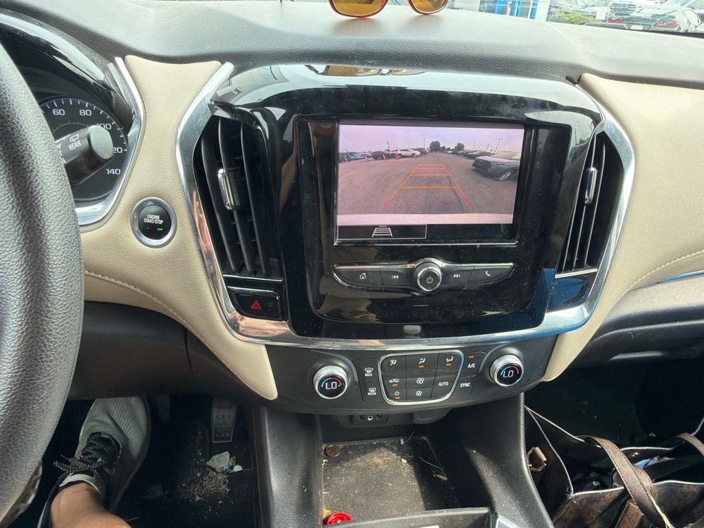 Used 2023 Chevrolet Traverse LS FWD image 9
