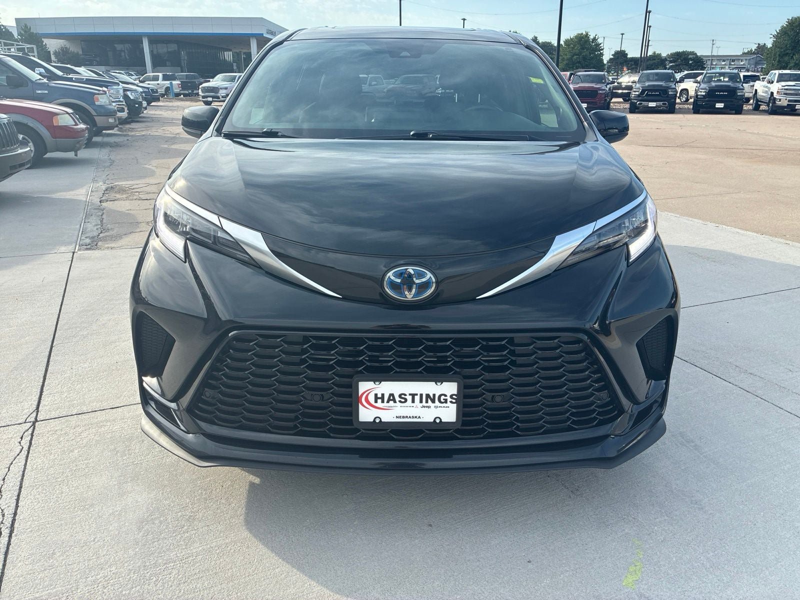 Used 2021 Toyota Sienna XSE w/ XSE Plus Package AWD/4WD image 12