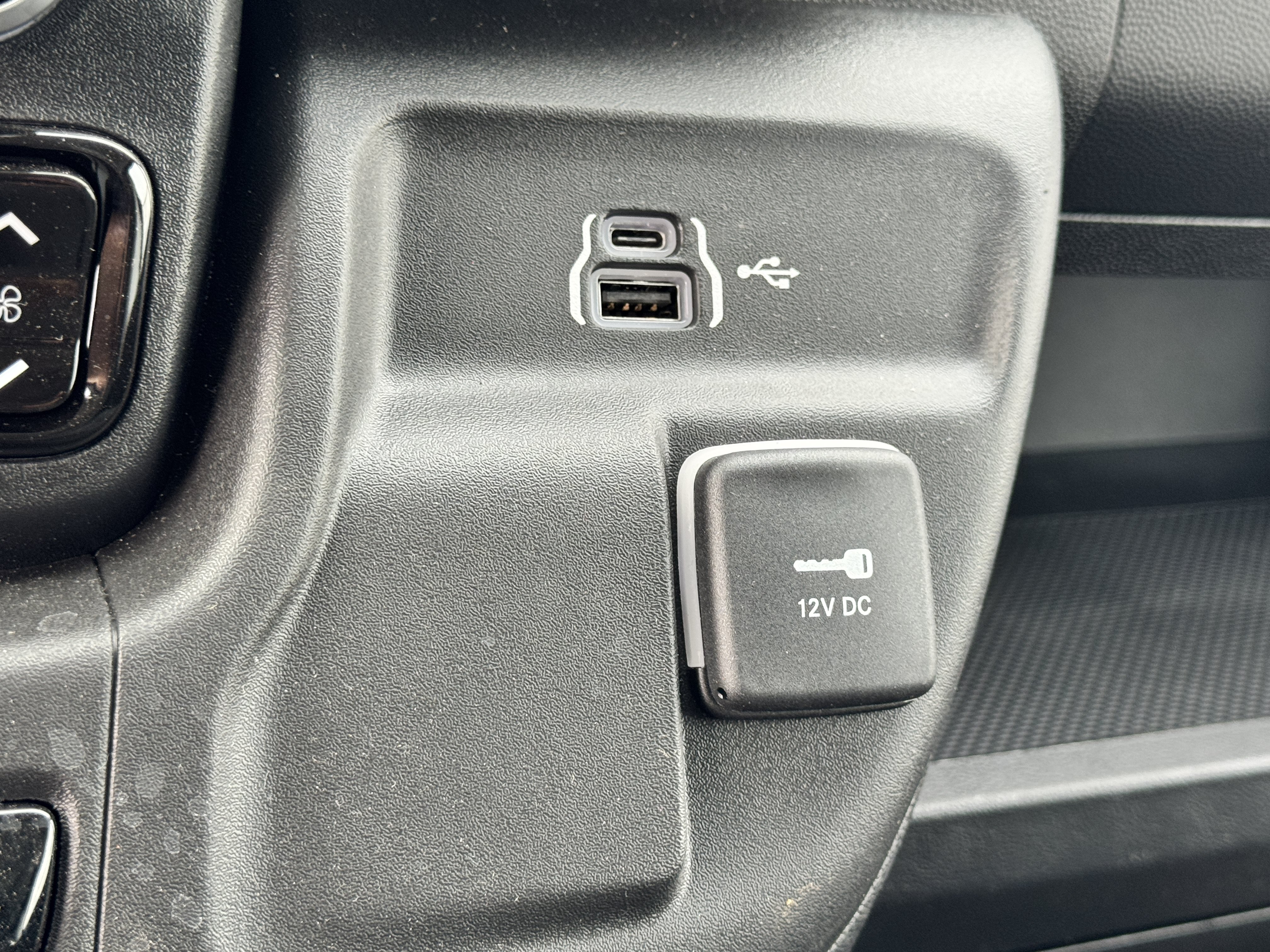 New 2025 RAM ProMaster 3500 w/ Convenience Group FWD image 21