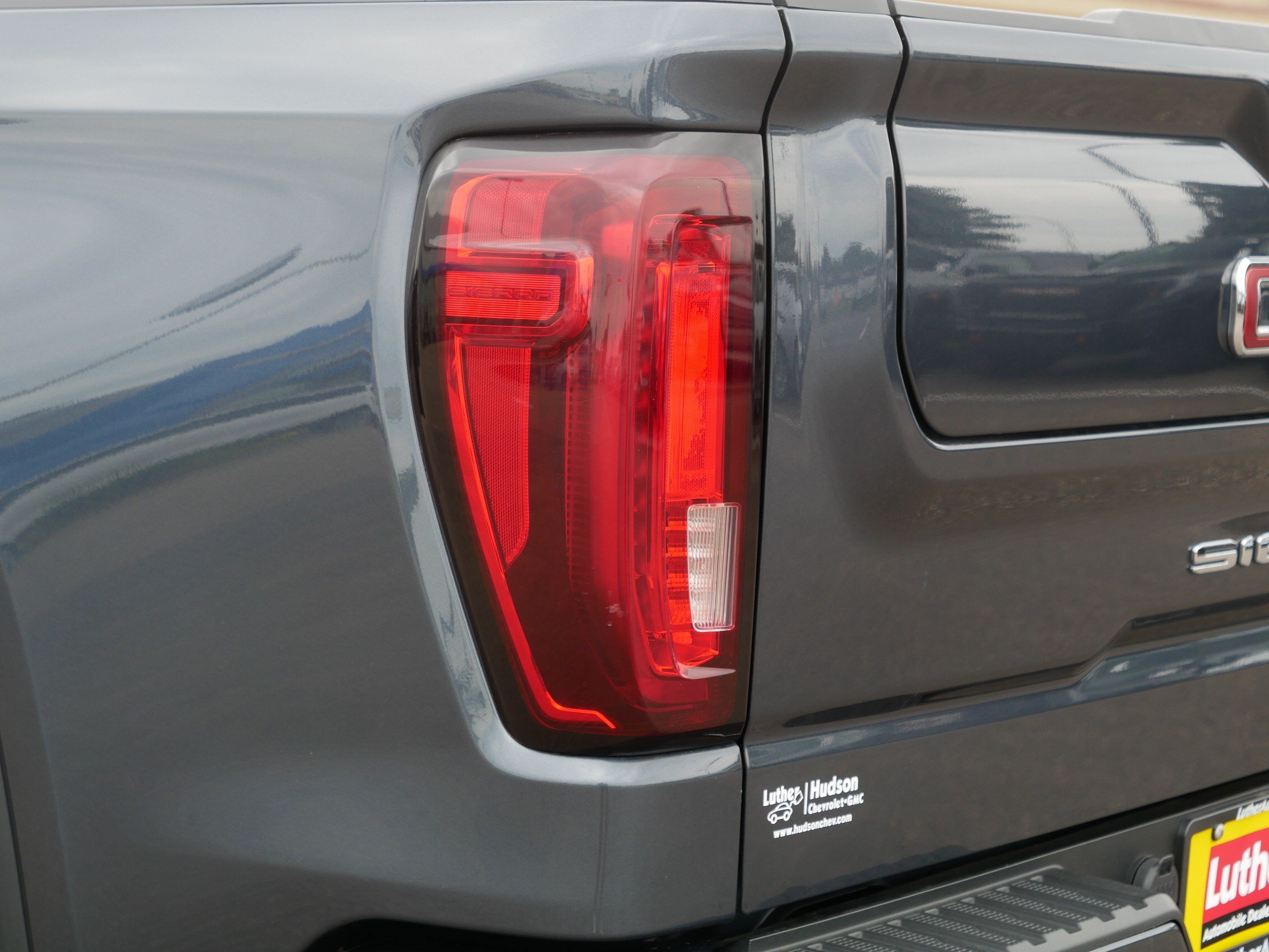 Used 2021 GMC Sierra 1500 AT4 w/ AT4 Value Package AWD/4WD image 17