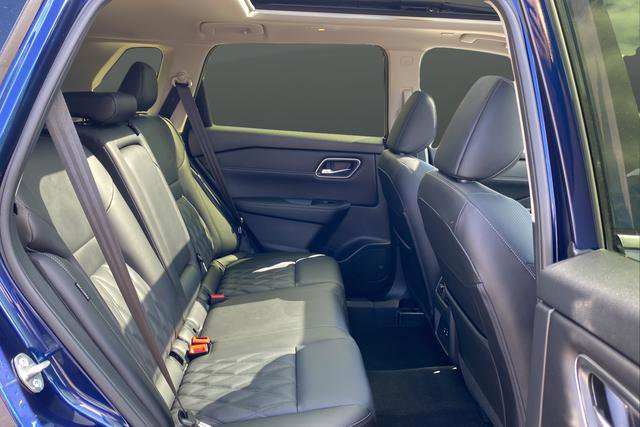 Used 2024 Nissan Rogue Platinum image 25