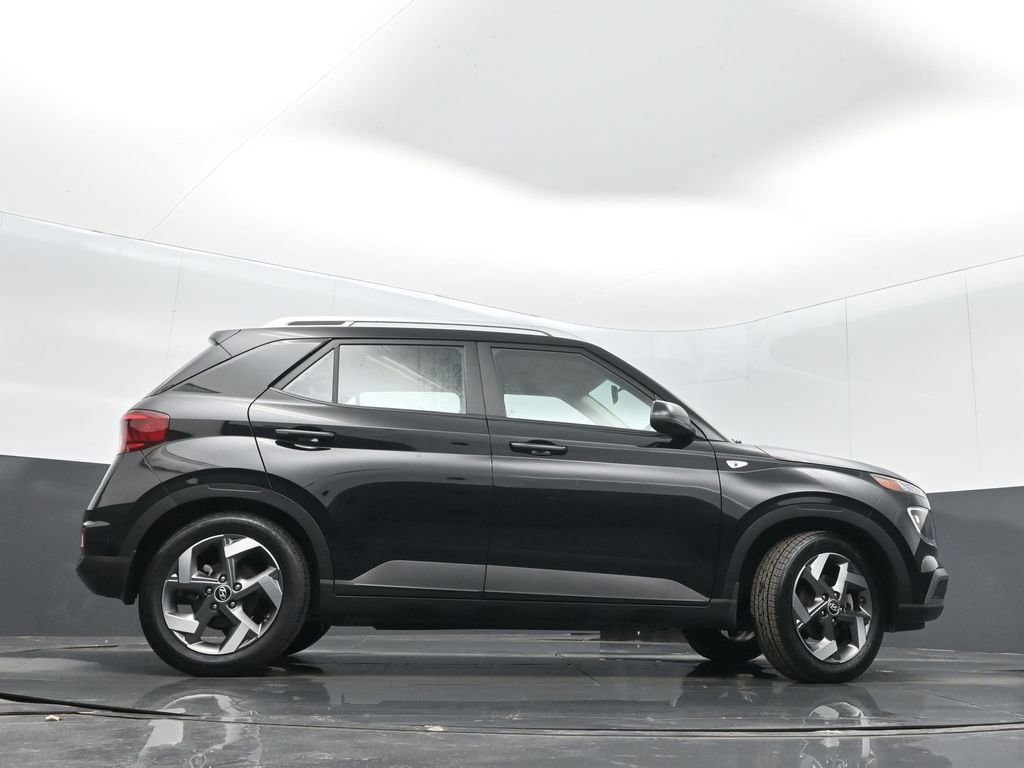 Used 2022 Hyundai Venue SEL image 37