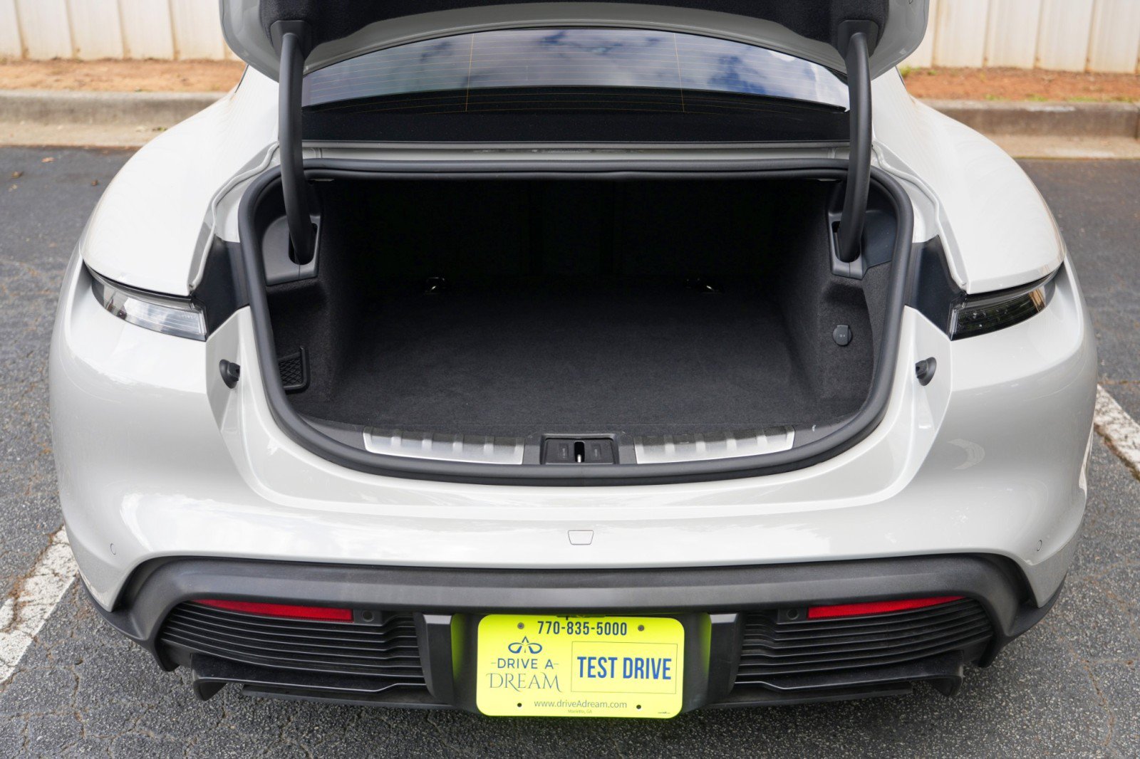 Used 2023 Porsche Taycan GTS w/ Premium Package (P6U) AWD/4WD image 10