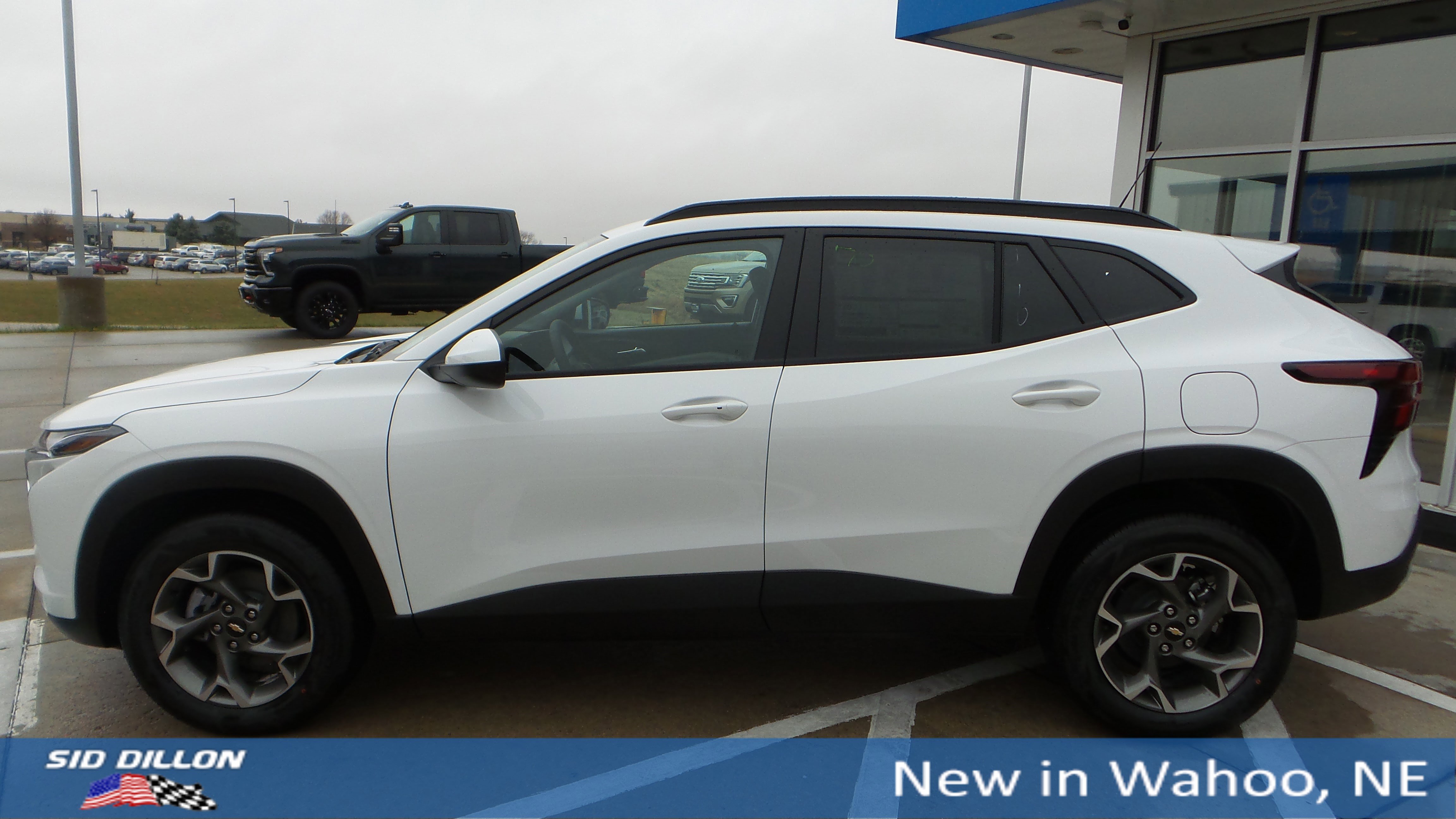 New 2026 Chevrolet Trax LT image 2