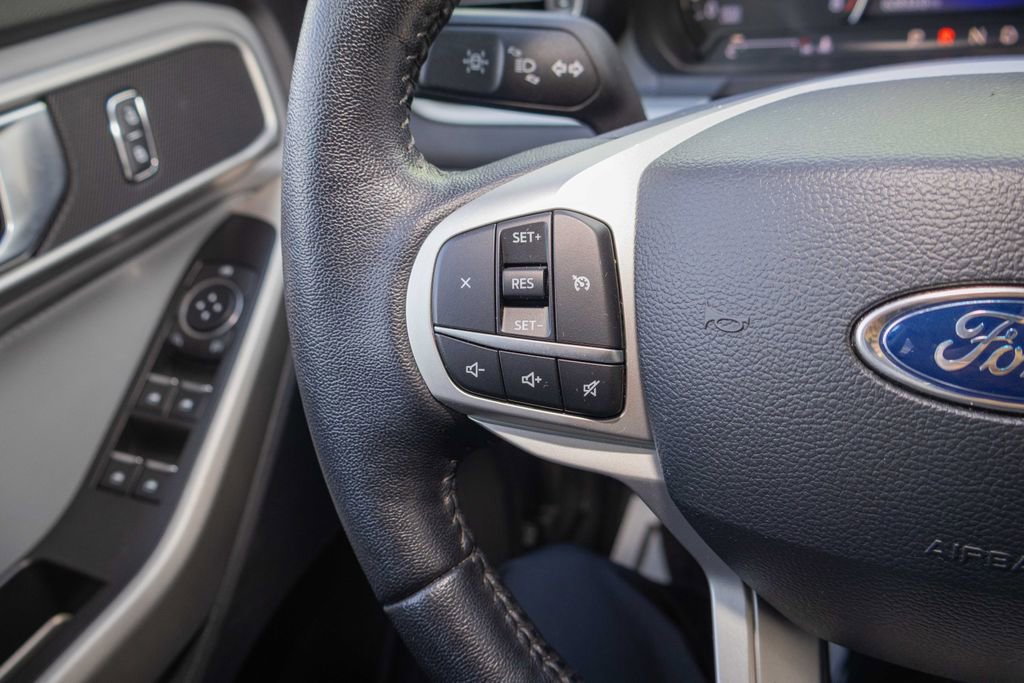 Used 2022 Ford Explorer XLT w/ Equipment Group 202A image 24