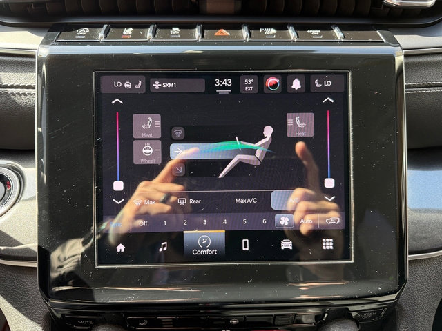 Used 2023 Jeep Grand Cherokee Laredo w/ Luxury Tech Group I image 23