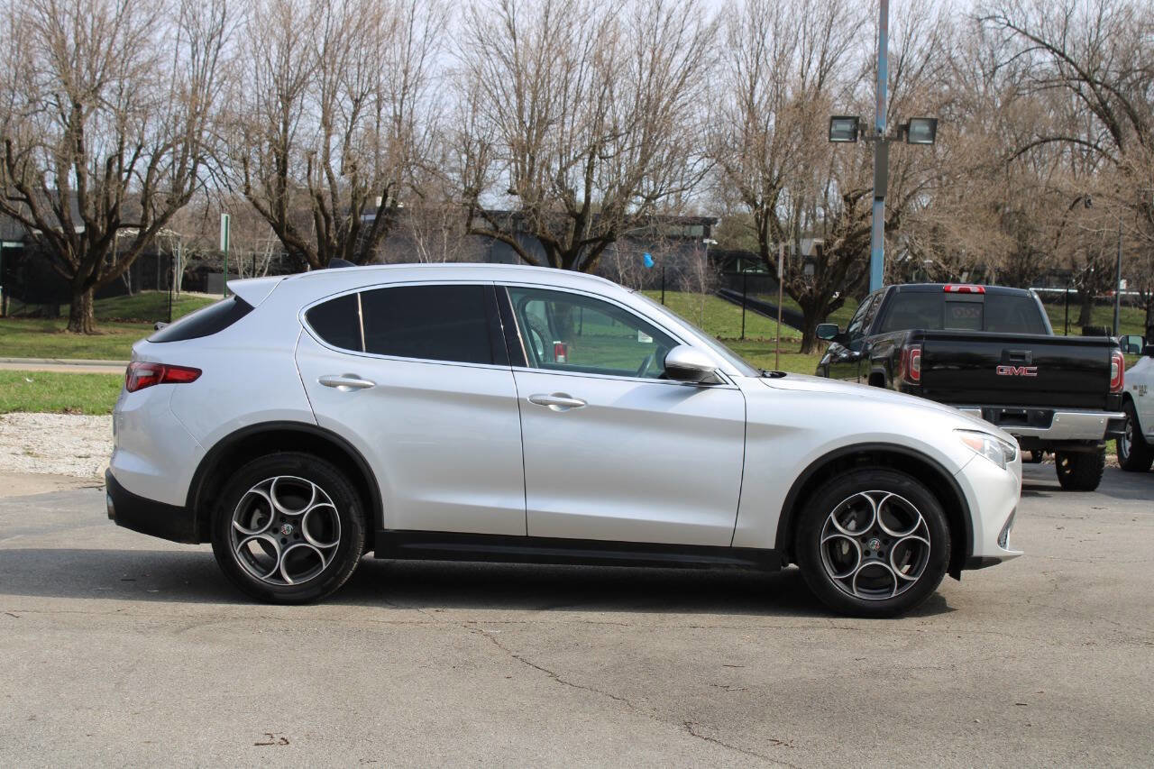 Used 2018 Alfa Romeo Stelvio Sport w/ Cold Weather Package image 4
