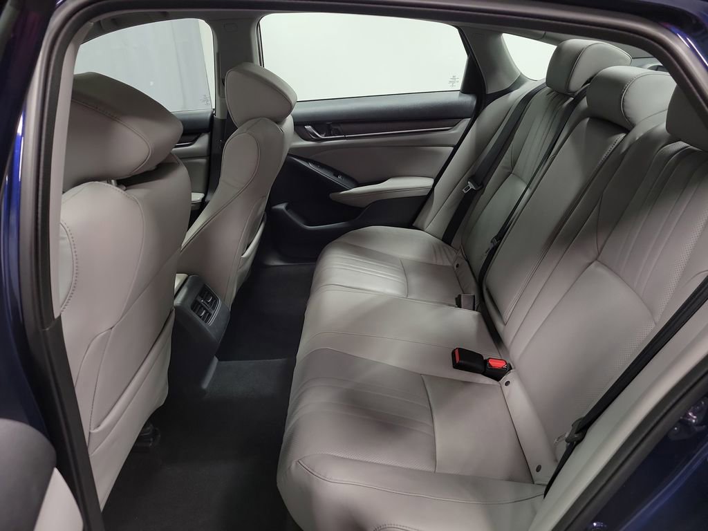 Used 2018 Honda Accord Touring image 25