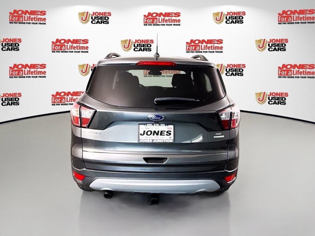 Used 2018 Ford Escape SE w/ Ford Safe & Smart Package FWD image 13