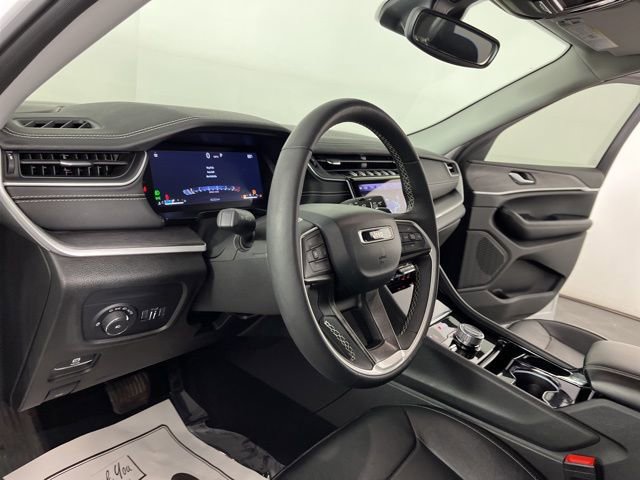 Used 2023 Jeep Grand Cherokee Limited image 20