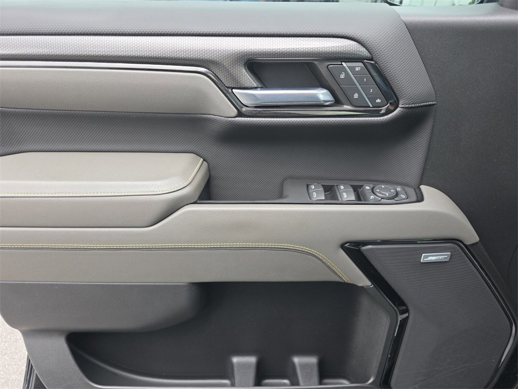 Used 2023 Chevrolet Silverado 1500 ZR2 w/ Technology Package image 24