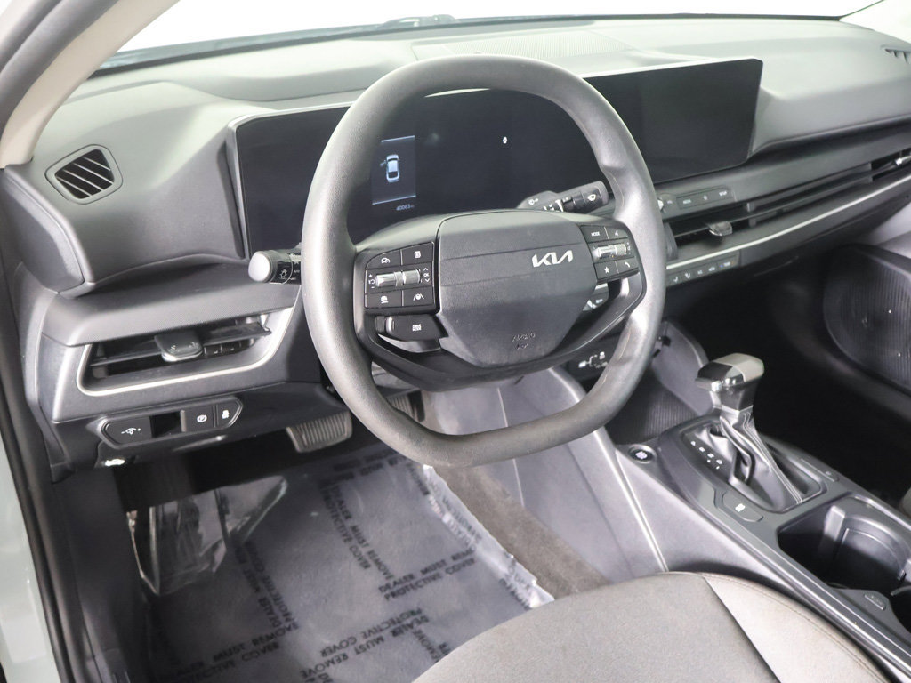 Used 2025 Kia K4 FWD image 25