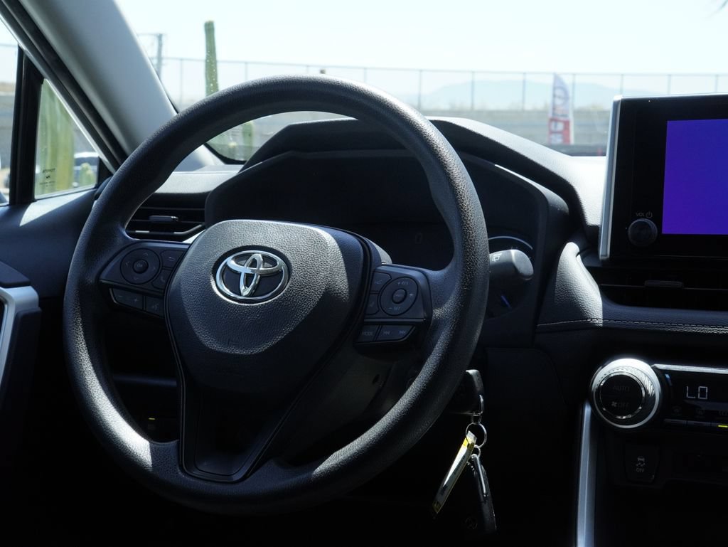Used 2024 Toyota RAV4 LE AWD/4WD image 31