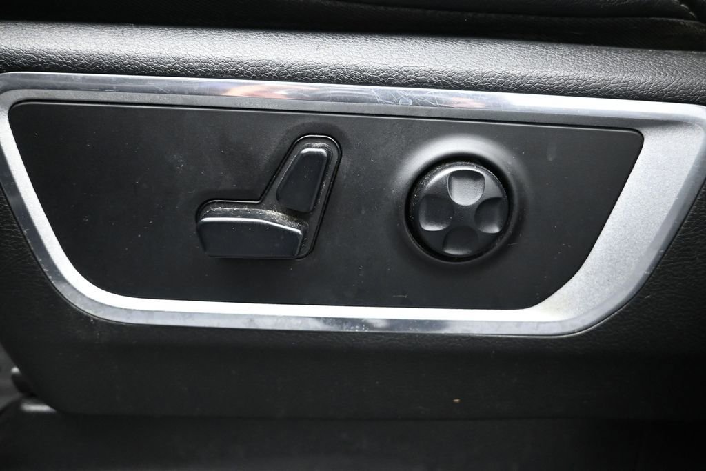 Used 2020 RAM 1500 Laramie RWD image 11