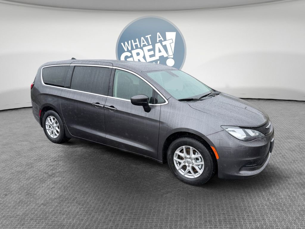 Used 2023 Chrysler Voyager LX FWD image 1
