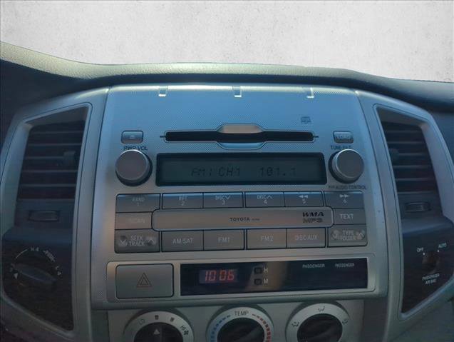 Used 2011 Toyota Tacoma 4x4 Access Cab V6 w/ TRD Sport Pkg image 16