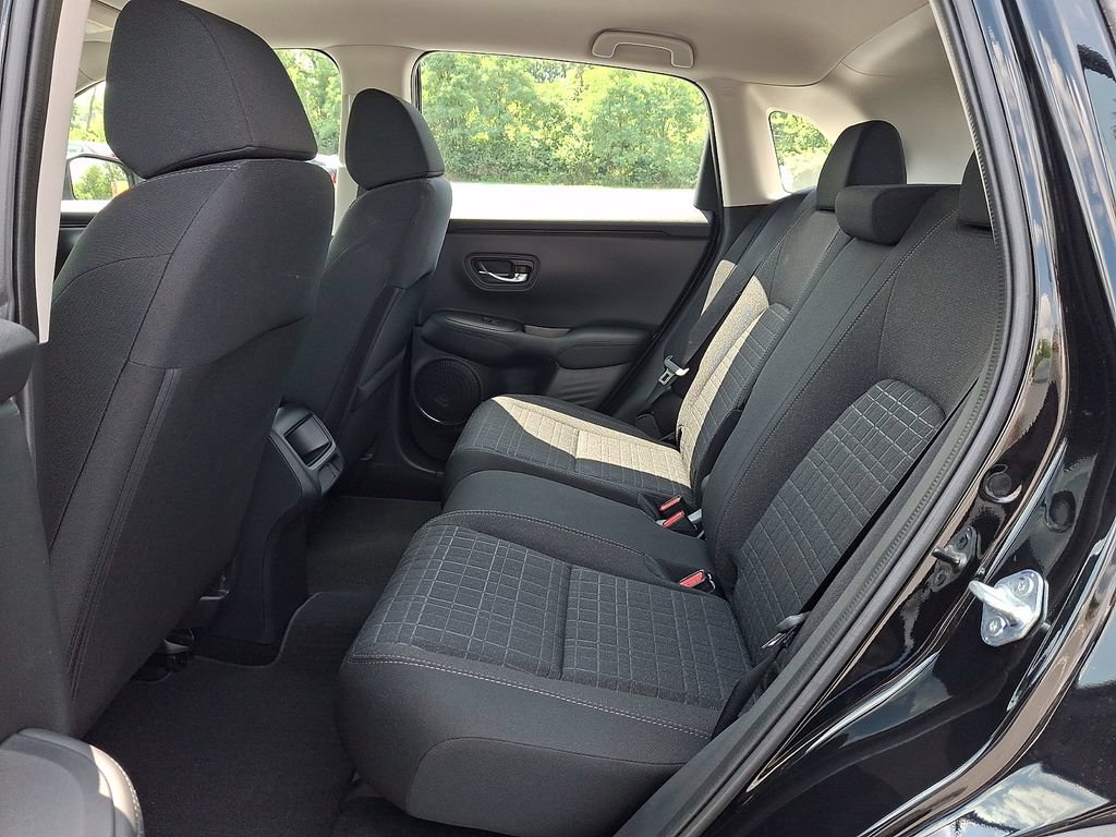 Used 2025 Honda HR-V LX image 10
