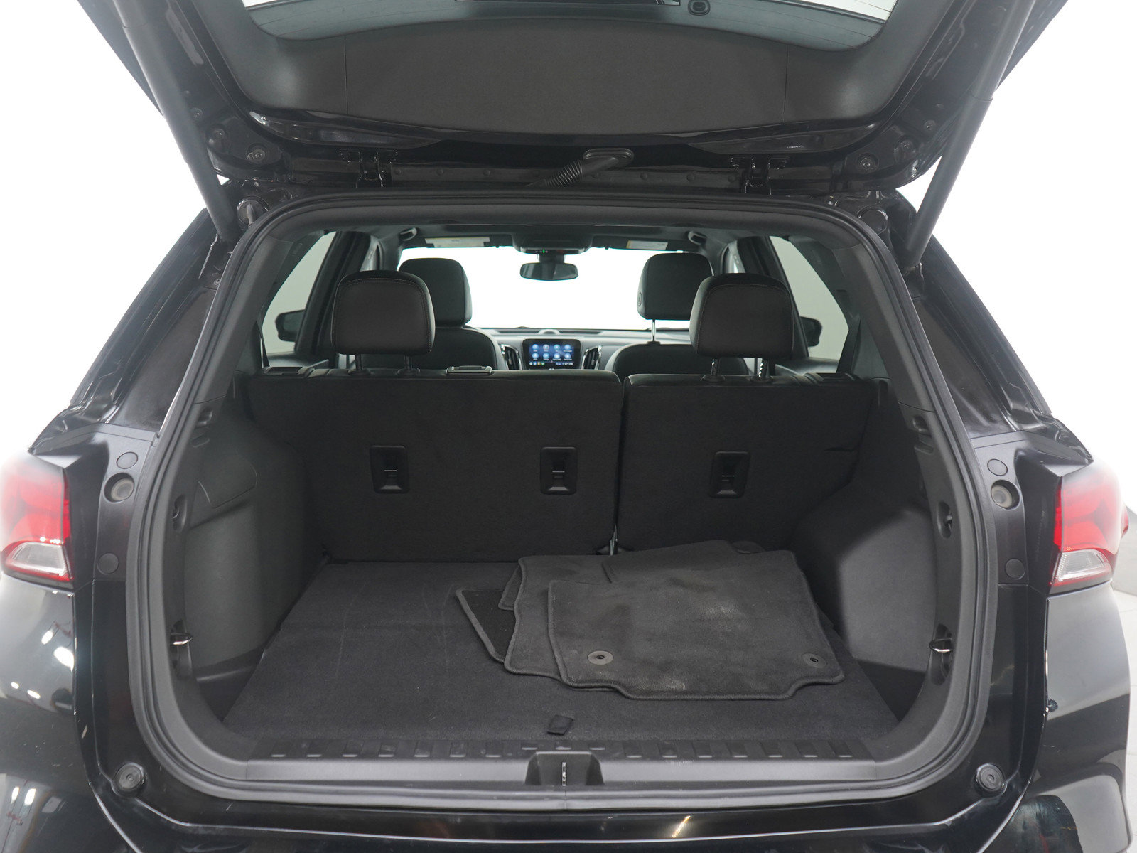 Used 2023 Chevrolet Equinox Premier AWD/4WD image 16