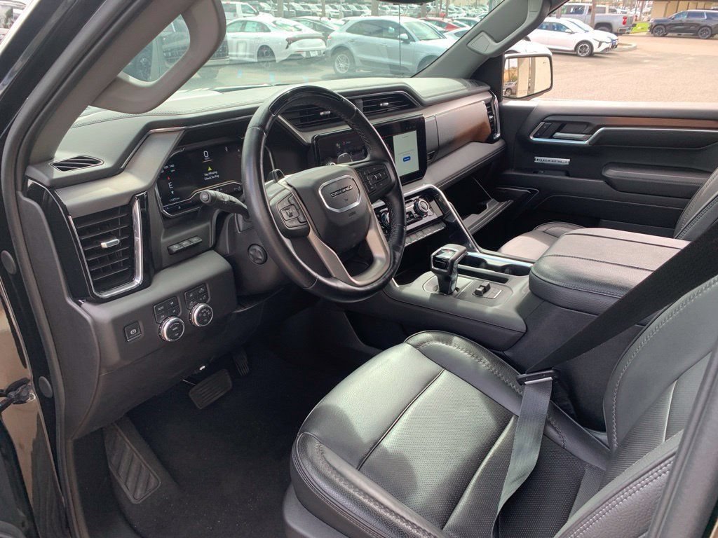 Used 2025 GMC Sierra 1500 Denali AWD/4WD image 11