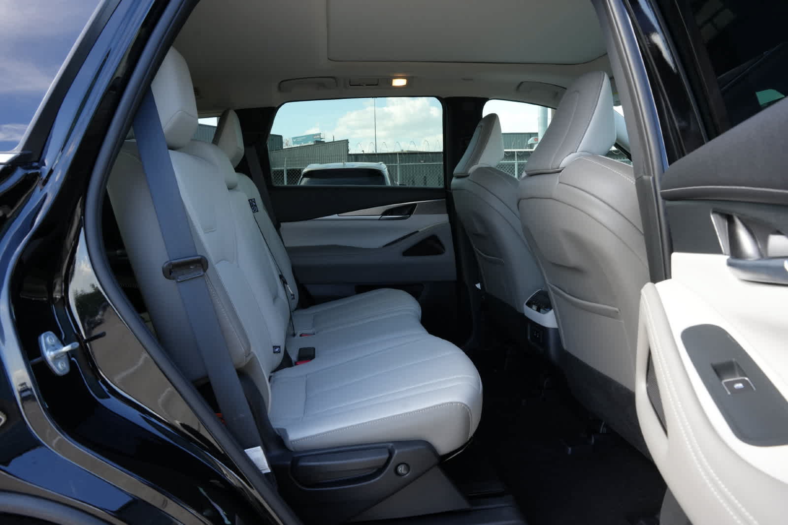 Certified 2026 INFINITI QX60 Pure w/ Cargo Package FWD image 20