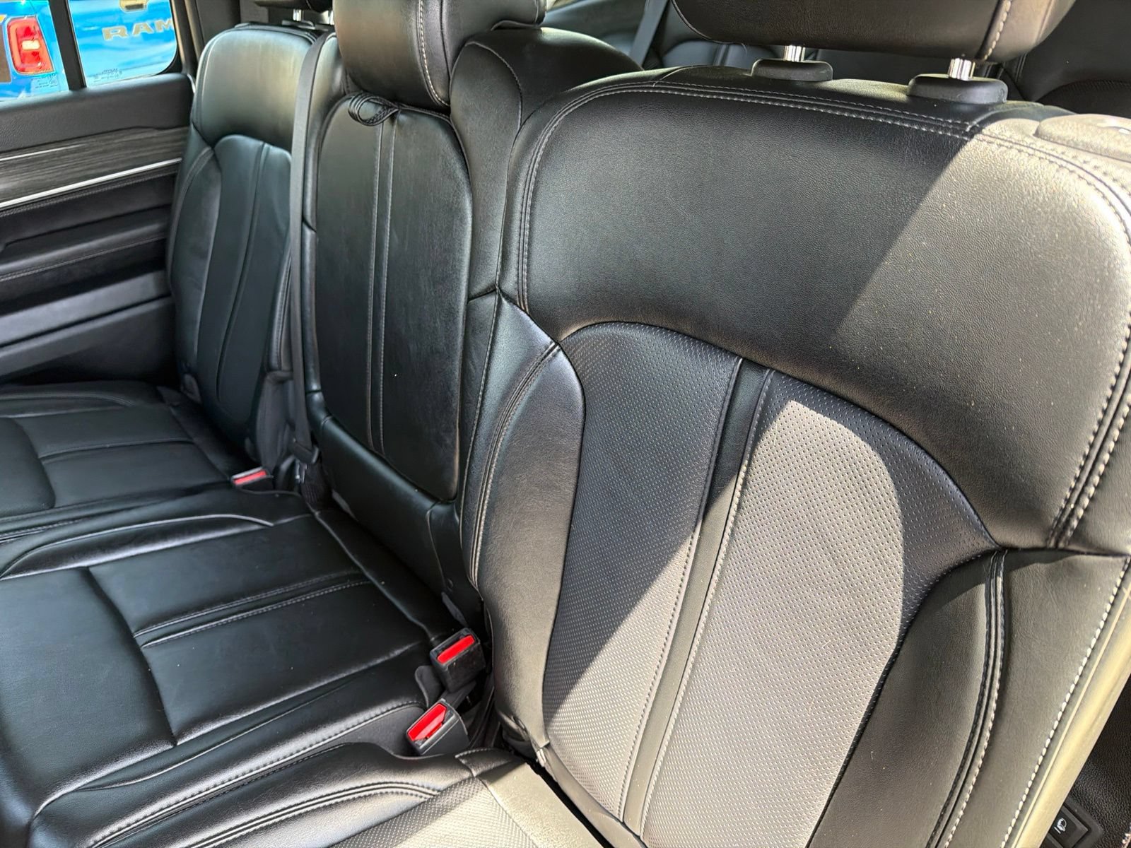 Used 2024 Jeep Wagoneer Series II w/ Flexible Seating Group RWD image 18