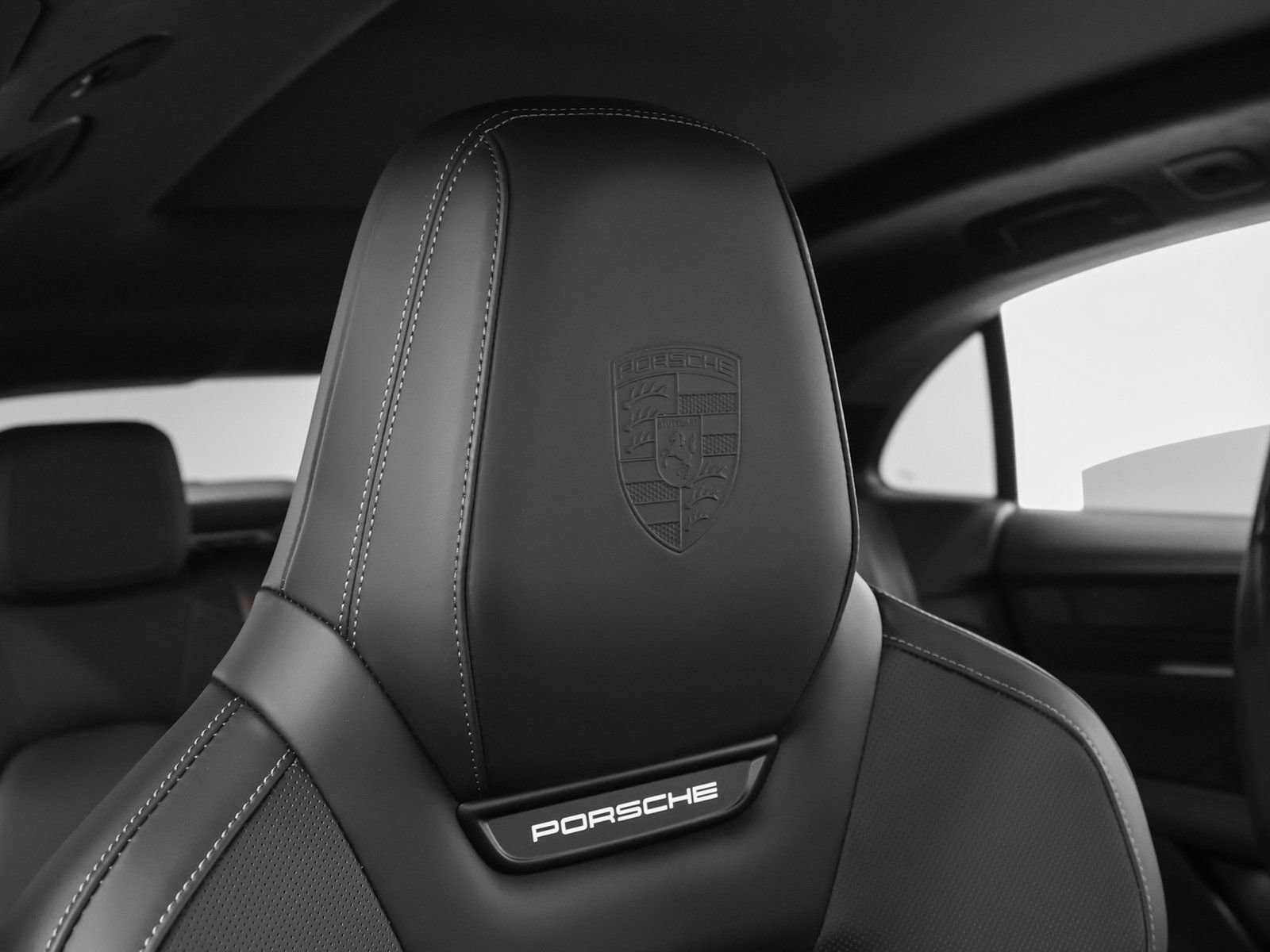 New 2025 Porsche Macan Turbo Electric AWD/4WD image 28