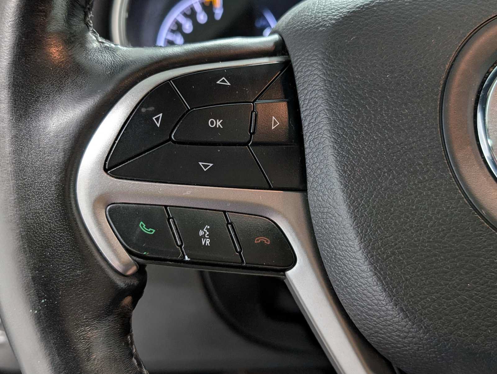 Used 2021 Jeep Grand Cherokee Laredo X AWD/4WD image 34