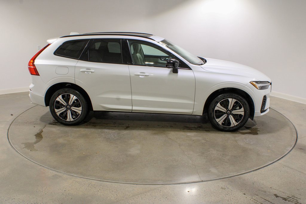 Used 2025 Volvo XC60 T8 Core w/ Climate Package image 6