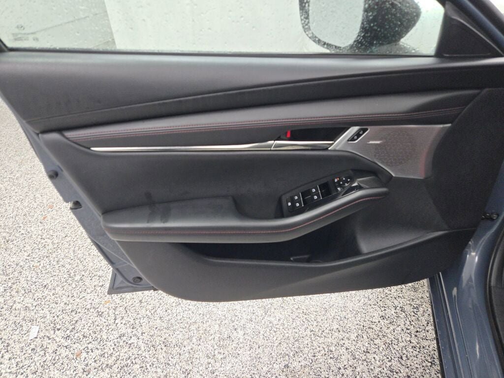 Used 2023 MAZDA MAZDA3 s image 21
