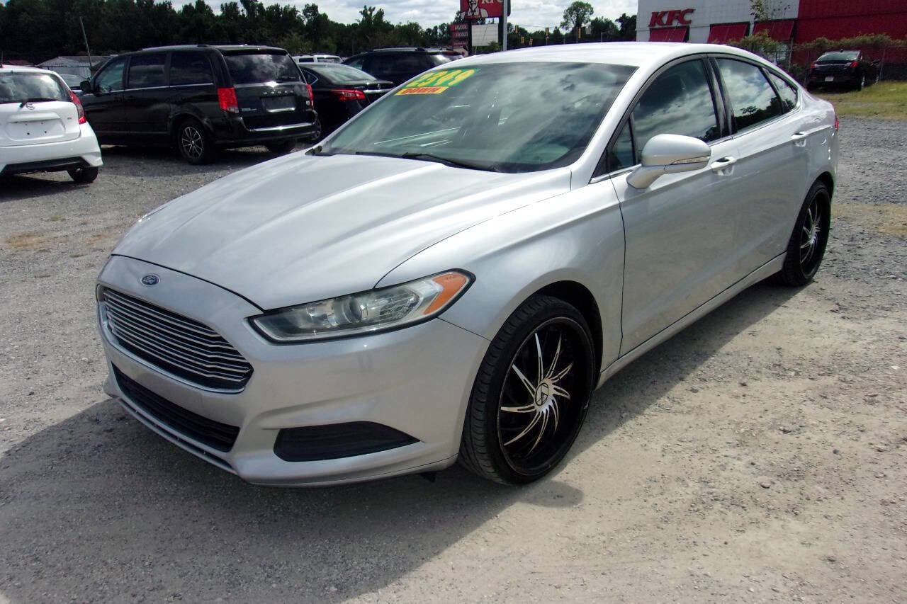 Used 2016 Ford Fusion SE image 9