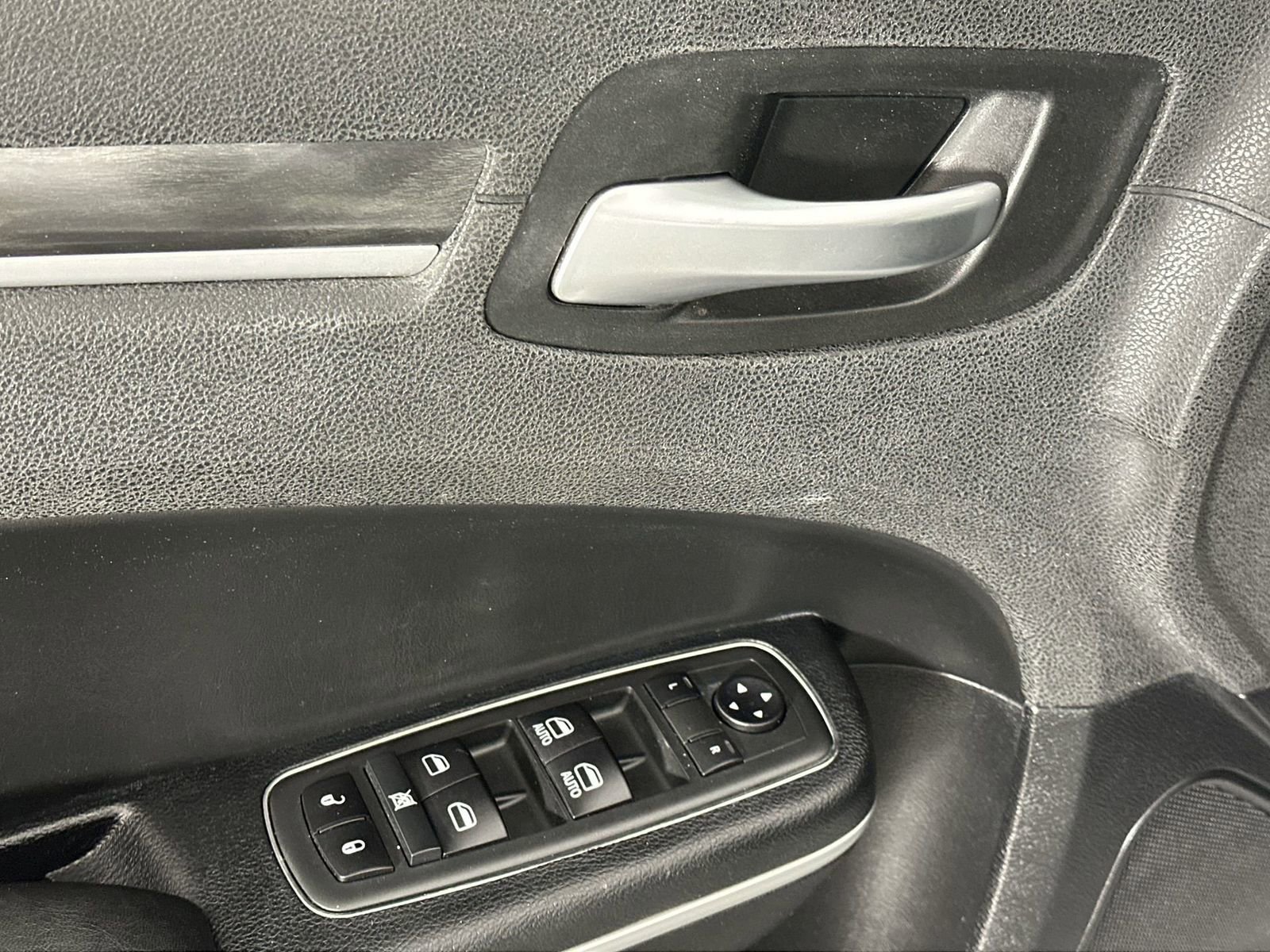 Used 2020 Chrysler 300 Touring w/ Sport Appearance Package image 13