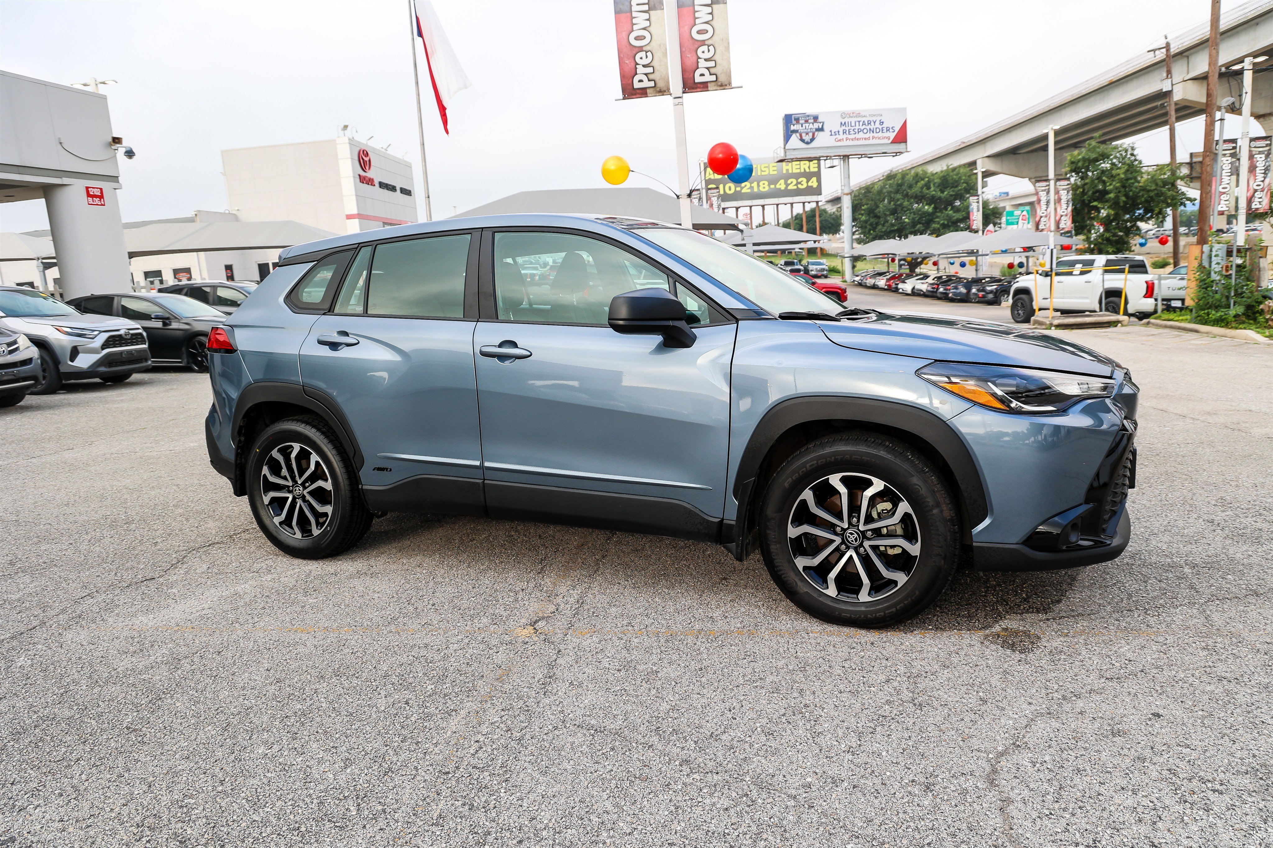 Used 2024 Toyota Corolla Cross AWD Hybrid image 6