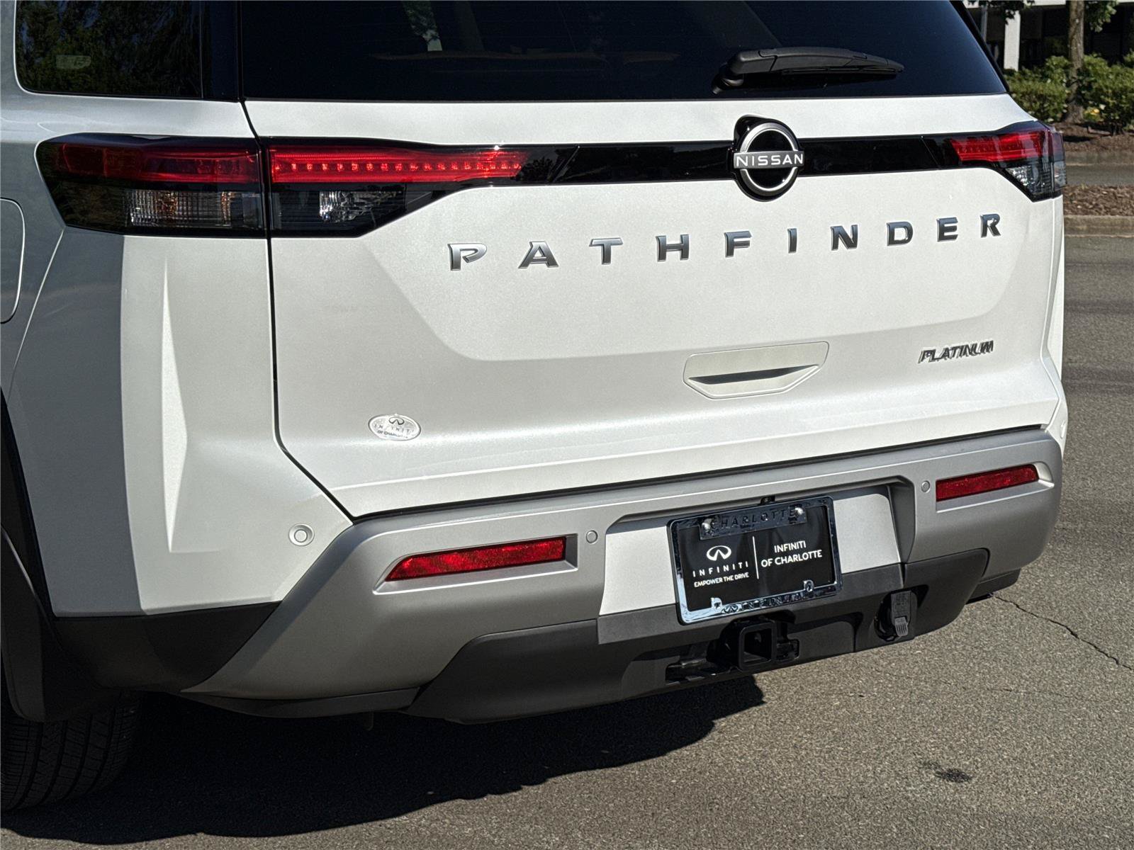 Used 2025 Nissan Pathfinder Platinum w/ Cargo Package FWD image 29