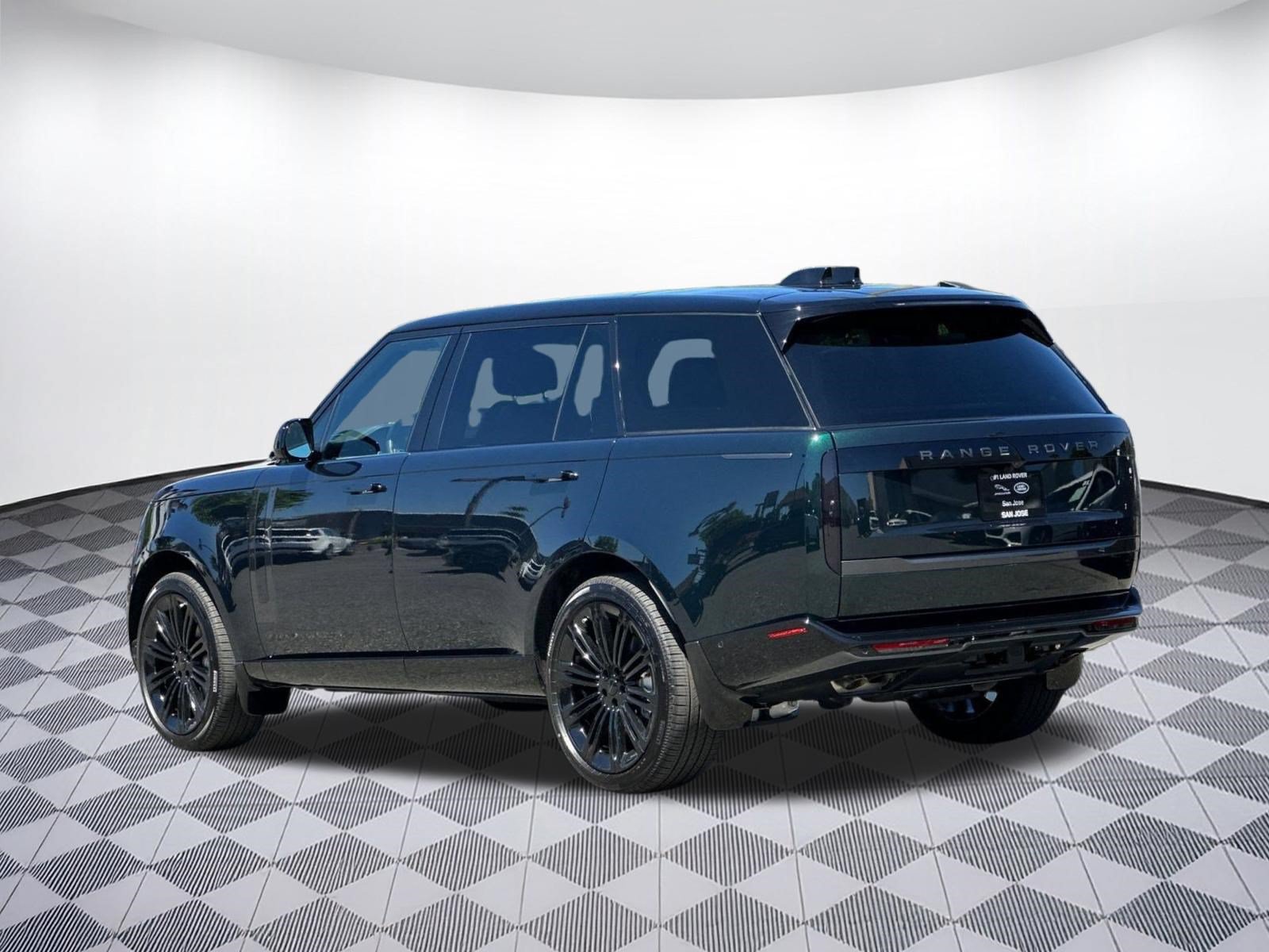 New 2026 Land Rover Range Rover Long Wheelbase SE AWD/4WD image 3