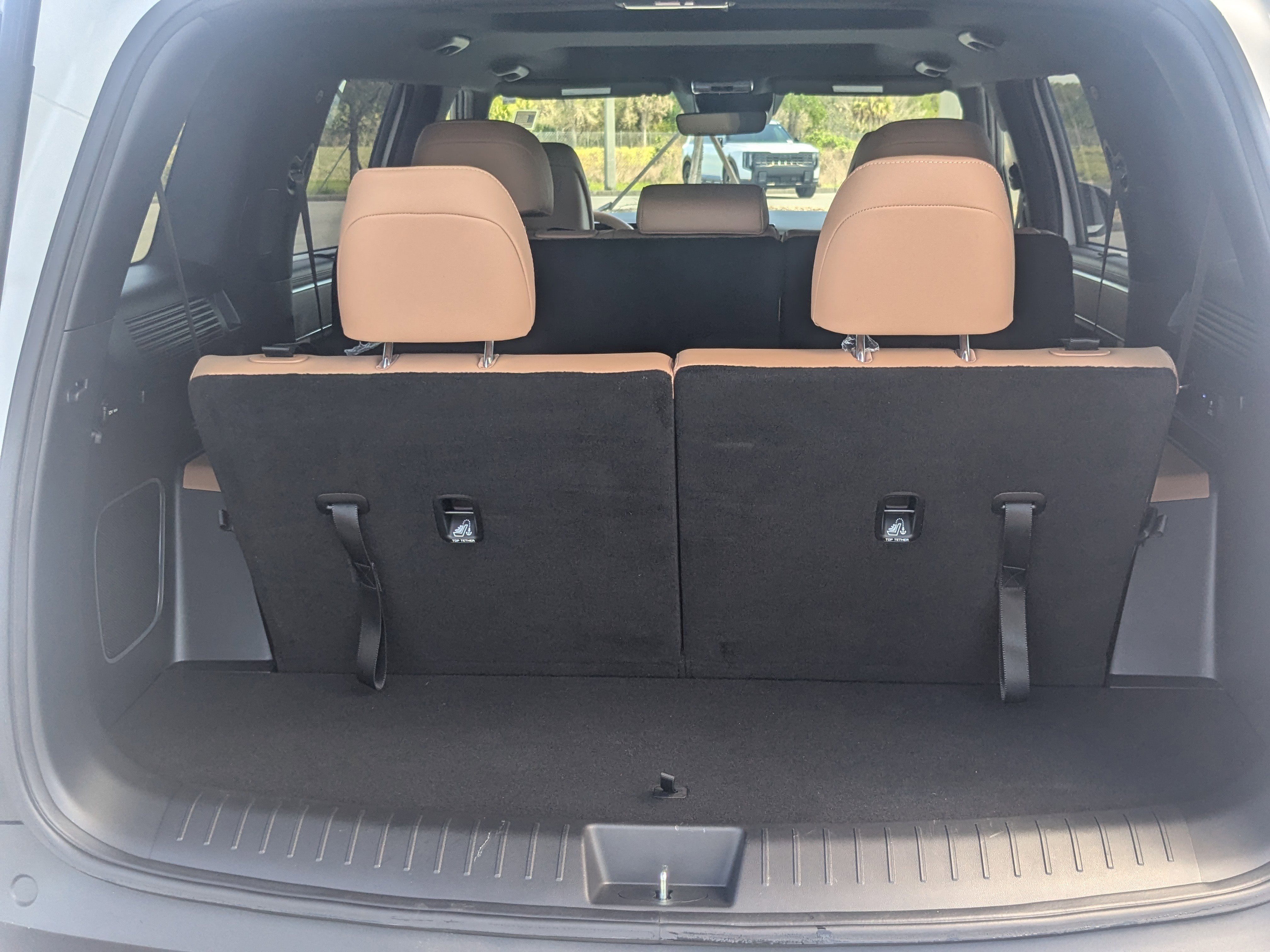 Used 2025 Hyundai Santa Fe Limited image 15