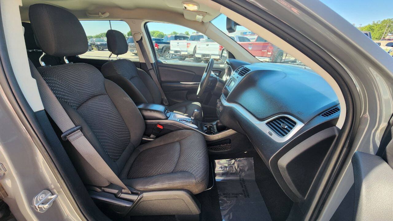 Used 2019 Dodge Journey SE FWD image 15