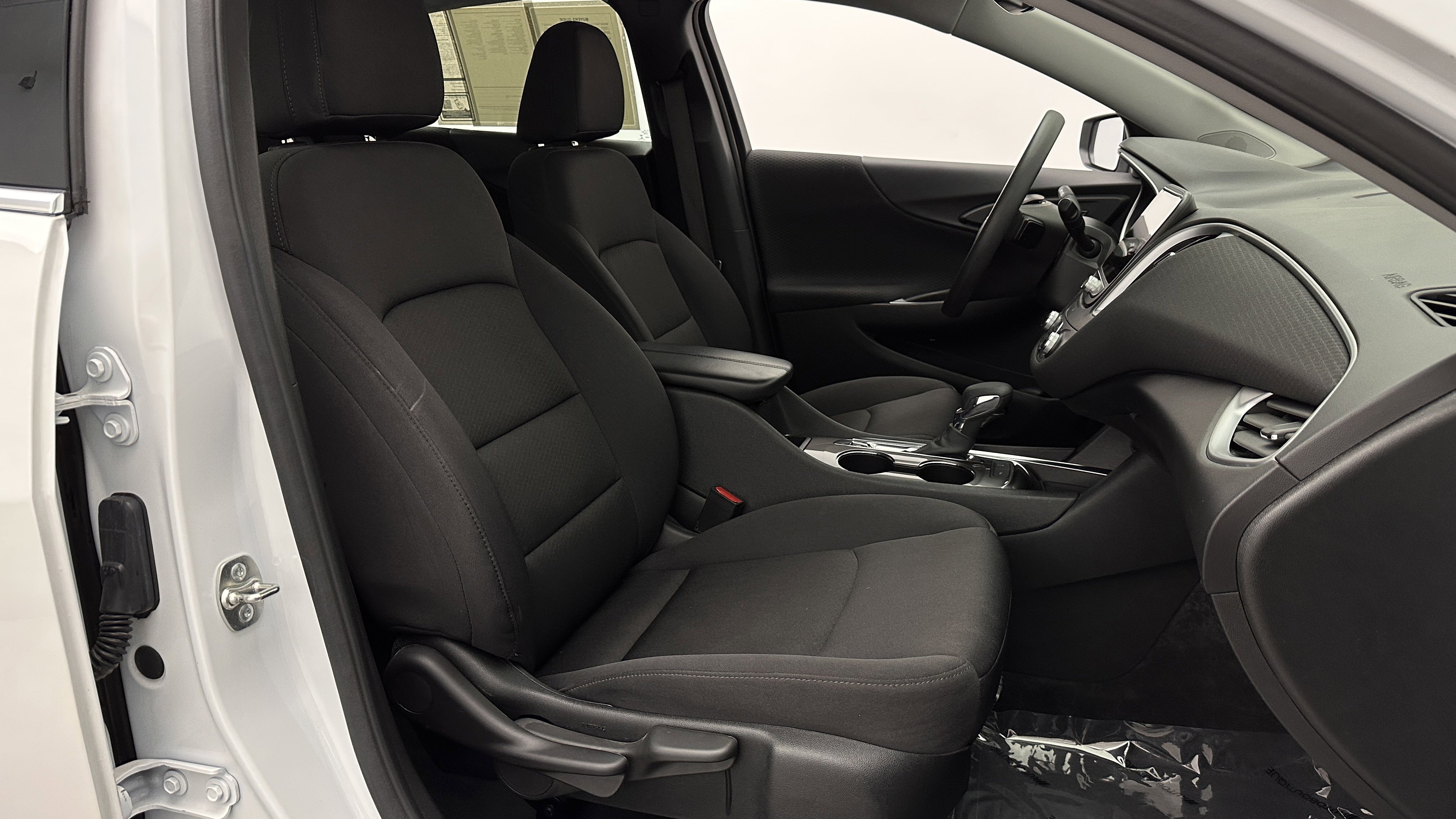 Used 2024 Chevrolet Malibu LT FWD image 35