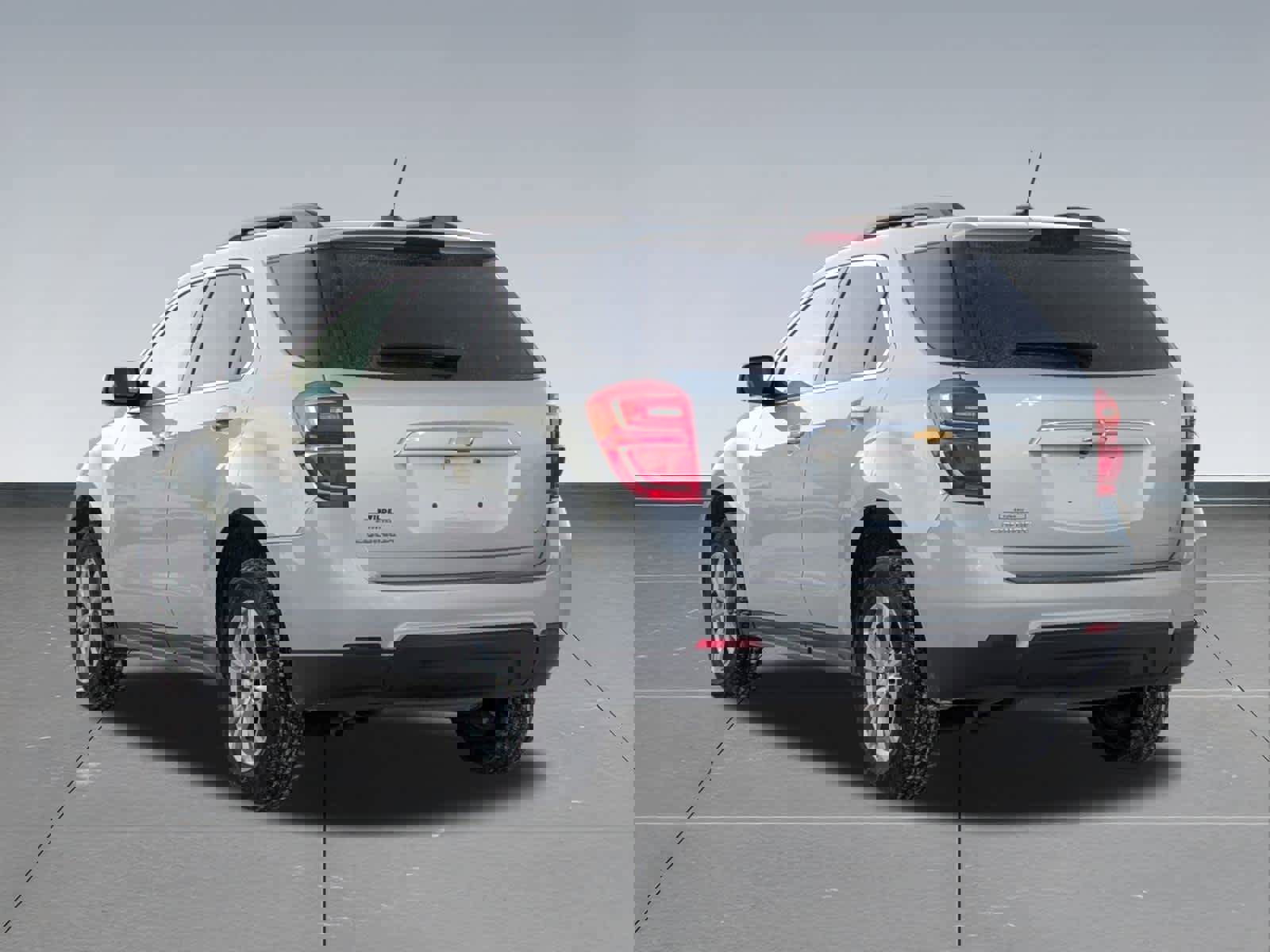 Used 2017 Chevrolet Equinox LT w/ Convenience Package image 4