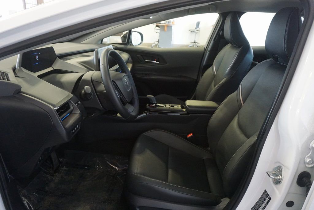 Used 2024 Toyota Prius XLE image 18