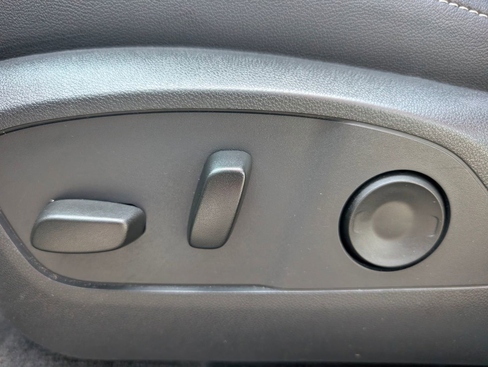 Certified 2025 Chevrolet Traverse LT image 11